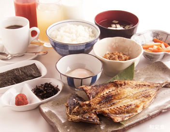 朝食